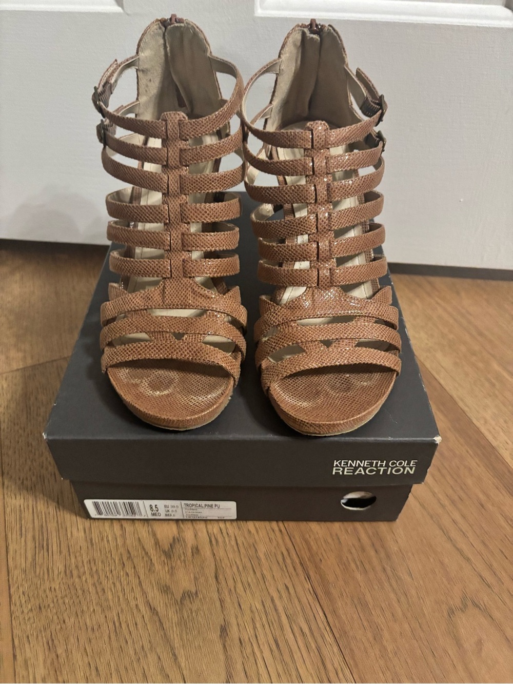 Kenneth Cole Reaction Brown Strappy Gladiator Block Heel Sandals